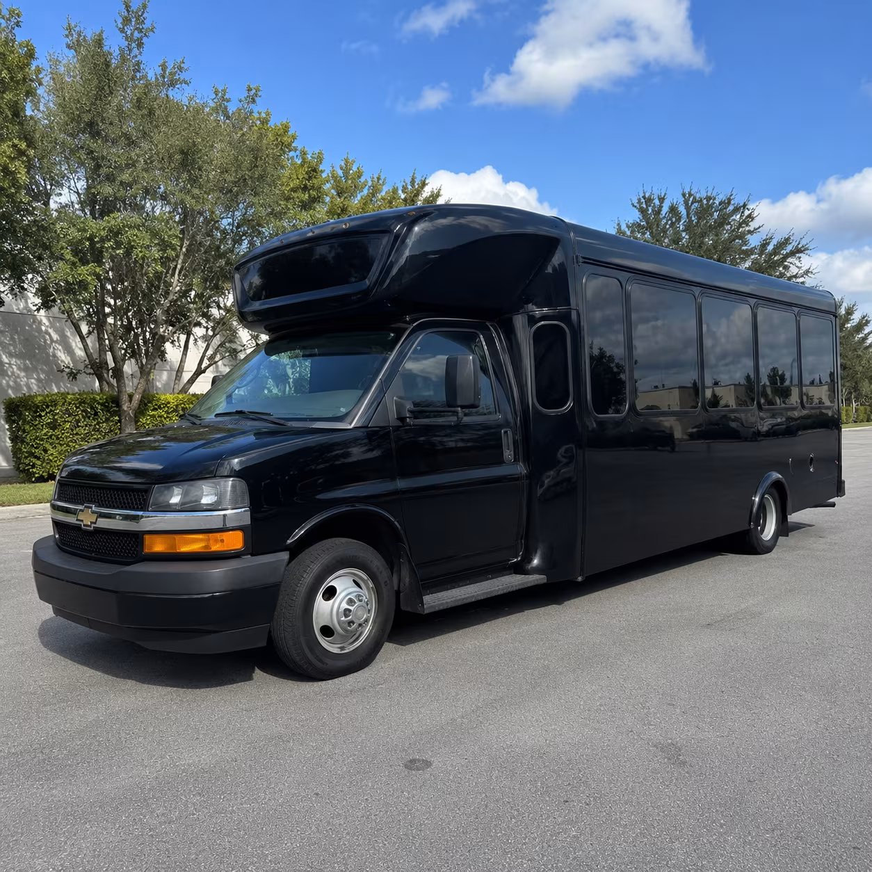 Kansas City Birthday, Sweet 16, & Quinceañera Transportation party bus exterior