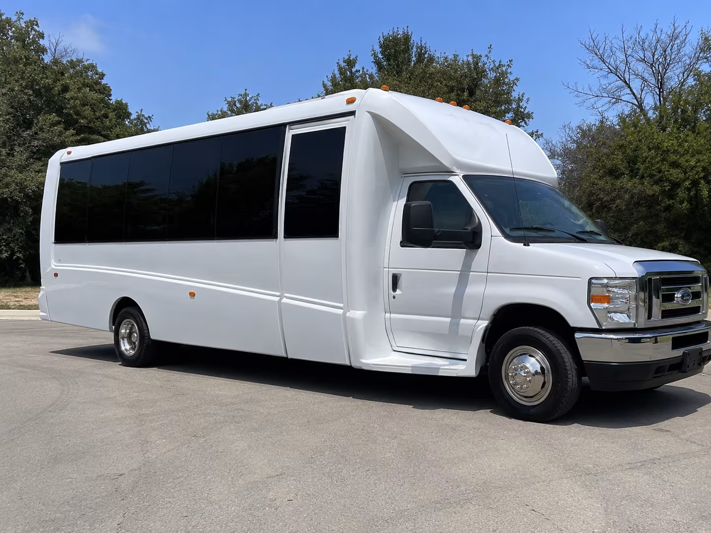 Kansas City Wedding Transportation party bus exterior