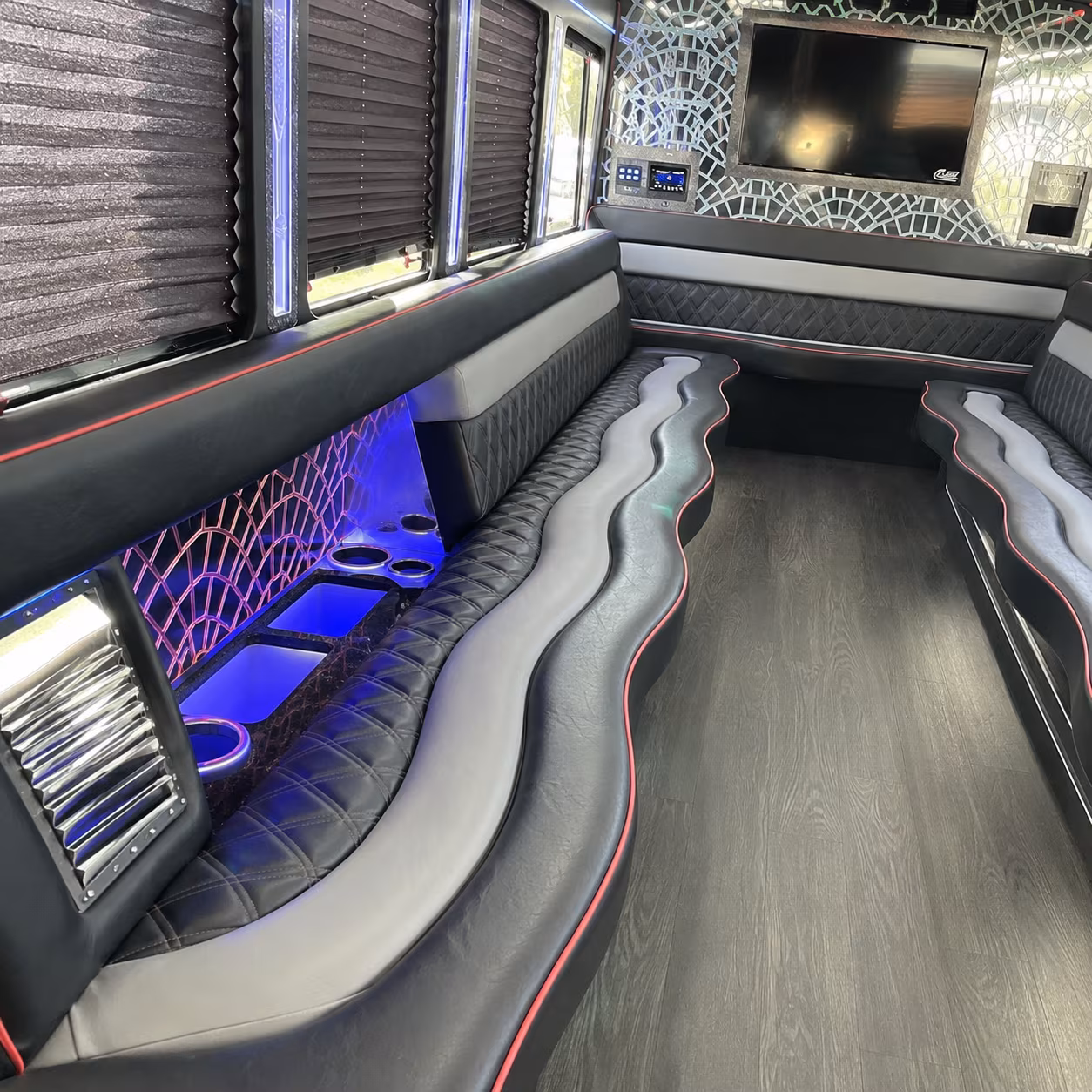 Olathe Homecoming & Prom Party Bus Rentals